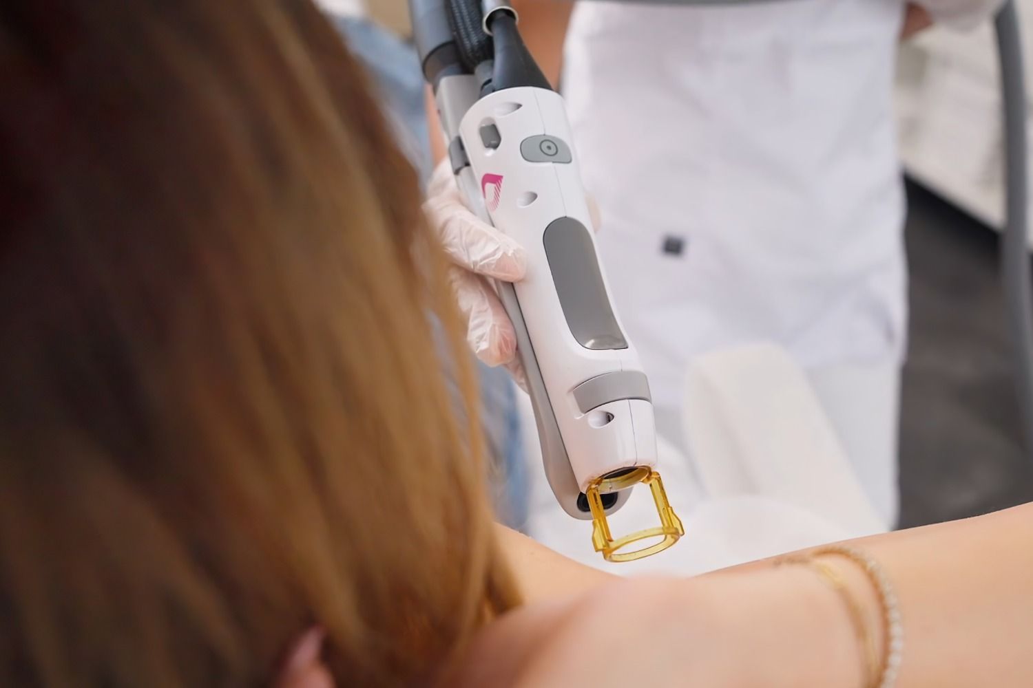 Bild zu offene Stellen als Fachlaserkraft (m/w/d) mit NiSV-Zertifizierung bei Lissera Laserzentrum in Stuttgart